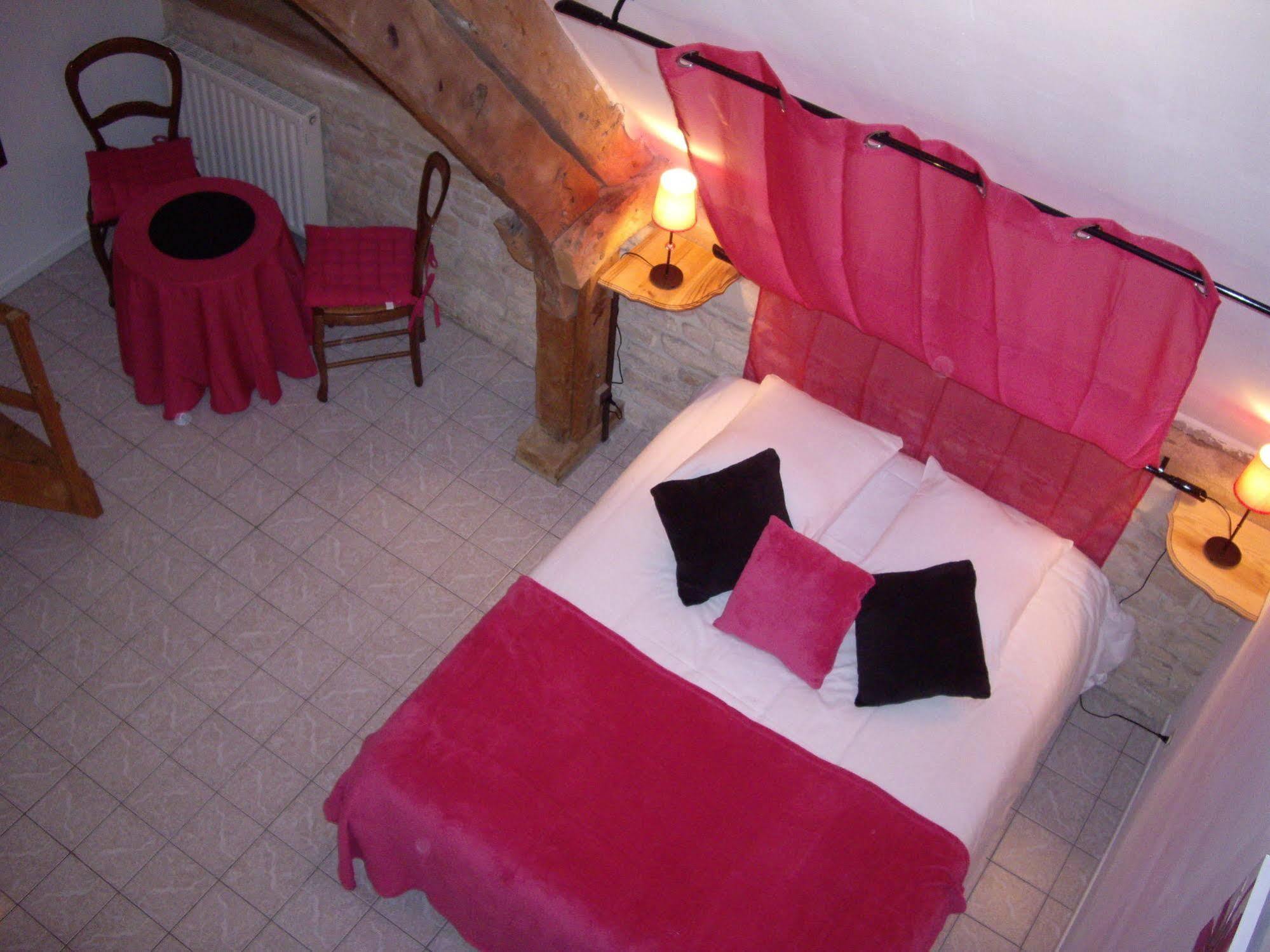 Auberge De La Luzerne Bernières-sur-Mer Eksteriør billede